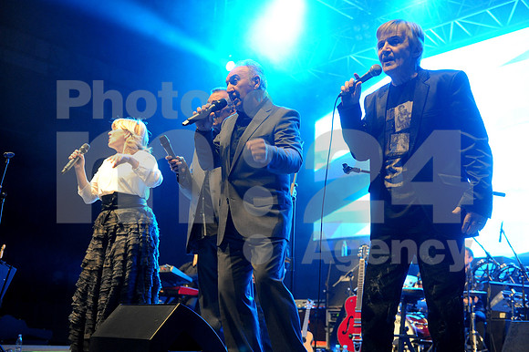 Ljubljana, Hala Tivoli, Concert (6. Rojstni dan Radia Aktual - Birthday of Radio Aktual - Novi Fosili)