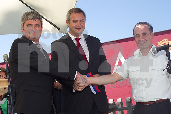 Opening Ceremony (Prenovljena klet in trgovina Vinakras)