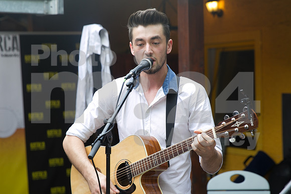 Opening (Otvoritev gostilne Katrca)