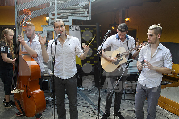 Opening (Otvoritev gostilne Katrca)