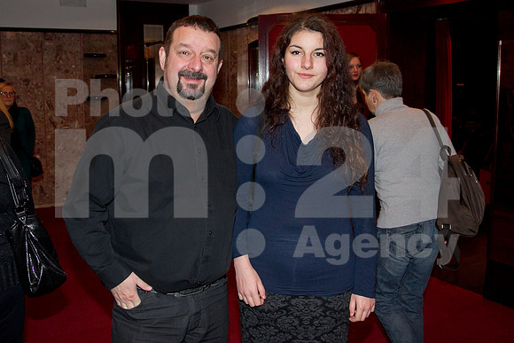Premiere (ABC oder Krieg, premiera)