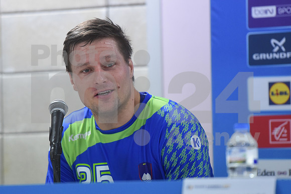 Group B (Slovenia - Iceland)