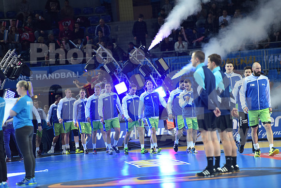 Group B (Slovenia - Tunisia)