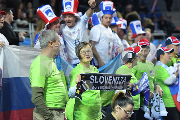 Group B (Slovenia - Tunisia)