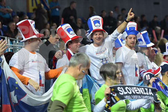 Group B (Slovenia - Tunisia)