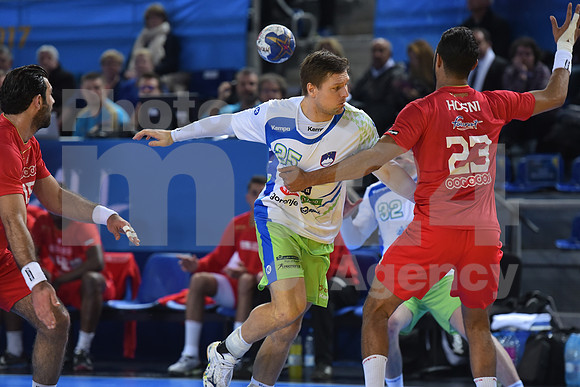 Group B (Slovenia - Tunisia)
