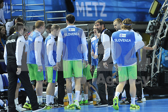 Group B (Slovenia - Tunisia)