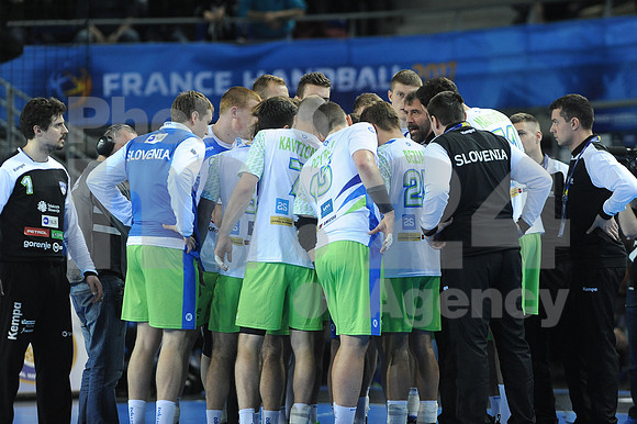 Group B (Slovenia - Tunisia)