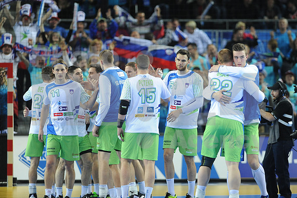 Group B (Slovenia - Tunisia)
