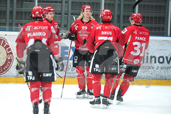 Alps Hockey League ( HDD Jesenice - Steel Wings Linz )