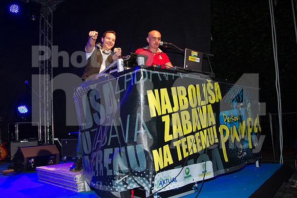 Party (Jernejevo 2016, Petkova Pumpa in Tanja Zagar)