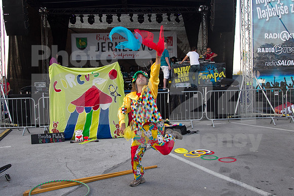 Party (Jernejevo 2016, Petkova Pumpa in Tanja Zagar)