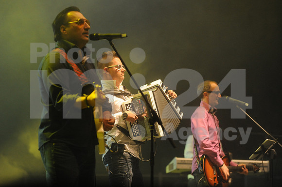 Ljubljana, Hala Tivoli, Concert (6. Rojstni dan Radia Aktual - Birthday of Radio Aktual - Novi Fosili)