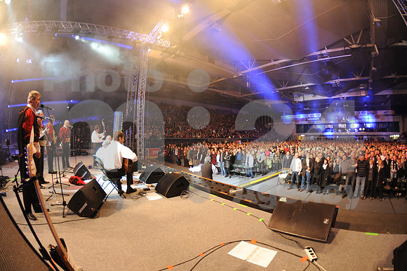 Ljubljana, Hala Tivoli, Concert (6. Rojstni dan Radia Aktual - Birthday of Radio Aktual - Novi Fosili)