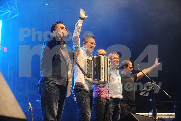 Ljubljana, Hala Tivoli, Concert (6. Rojstni dan Radia Aktual - Birthday of Radio Aktual - Novi Fosili)