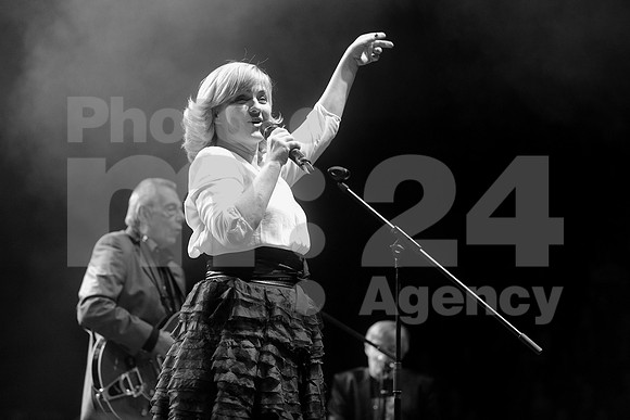 Ljubljana, Hala Tivoli, Concert (6. Rojstni dan Radia Aktual - Birthday of Radio Aktual - Novi Fosili)