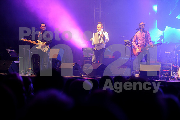 Ljubljana, Hala Tivoli, Concert (6. Rojstni dan Radia Aktual - Birthday of Radio Aktual - Novi Fosili)