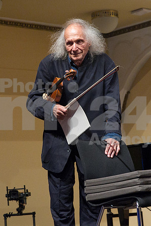Concert (Koncert violinista Ivryja Gitlisa in staticna predstavitev vozila Audi Q2)